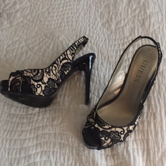 Guess Cream/Black Lace Look Heels 👠 - Picture 1 of 8